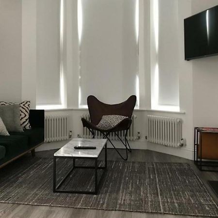 Stylish Home In Streatham. 런던 외부 사진